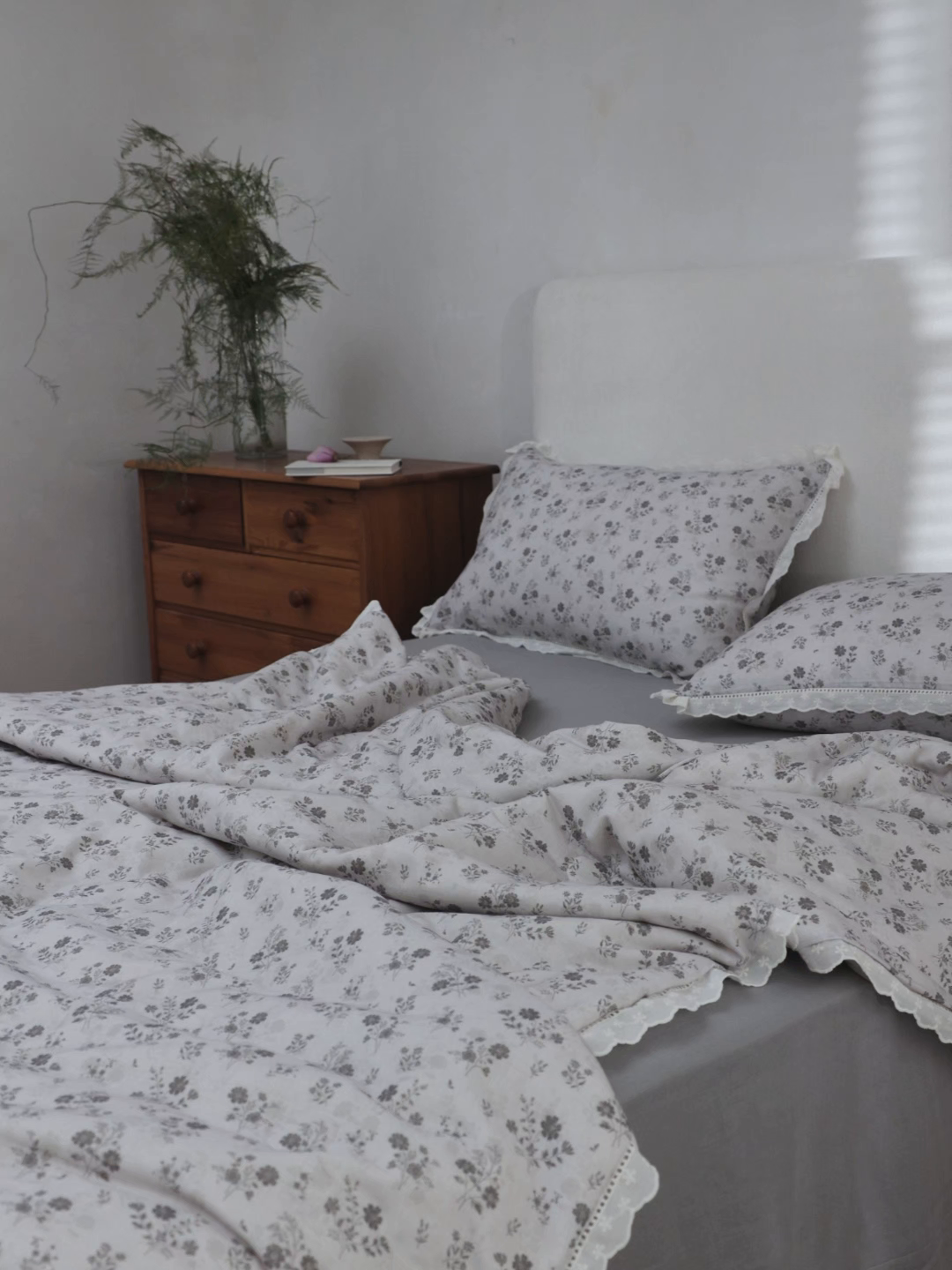 91家纺网 家纺一手货源 找家纺 万盛家纺 2026新款全棉双层纱花边印花夏被空调被夏凉被 月落昙华