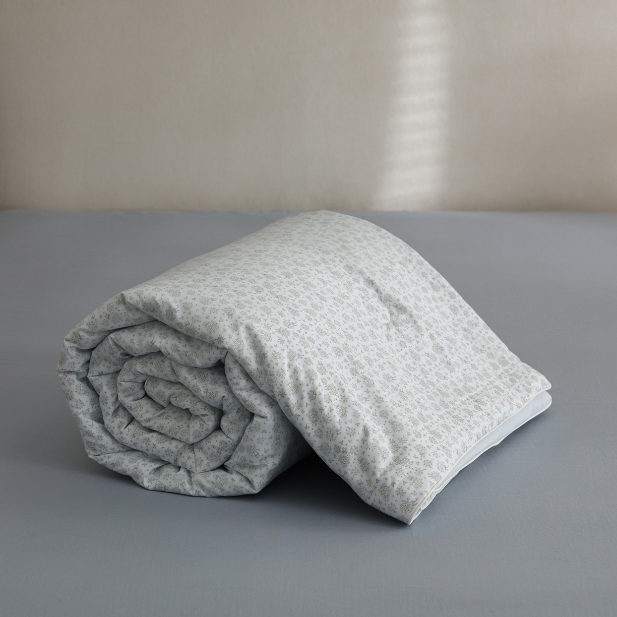 91家纺网 家纺一手货源 找家纺 万盛家纺 2026新款速干印花夏被空调被夏凉被 花汐