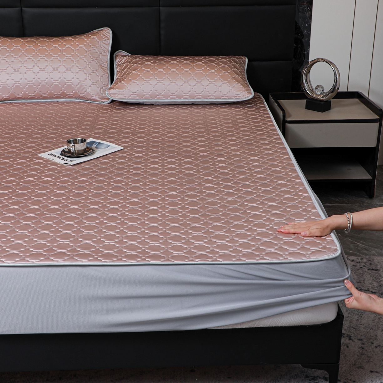 91家纺网 家纺一手货源 找家纺 （总）多乐家纺 2026新款水光冰丝绸锦氨冰皮加厚乳胶凉席席子