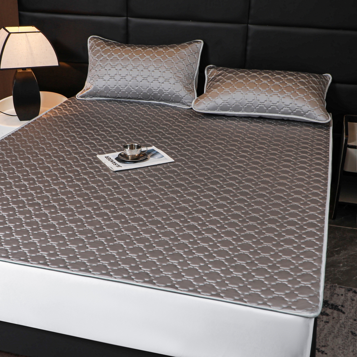 多乐家纺 2026新款水光冰丝绸锦氨冰皮加厚乳胶凉席席子 气质灰-床席款