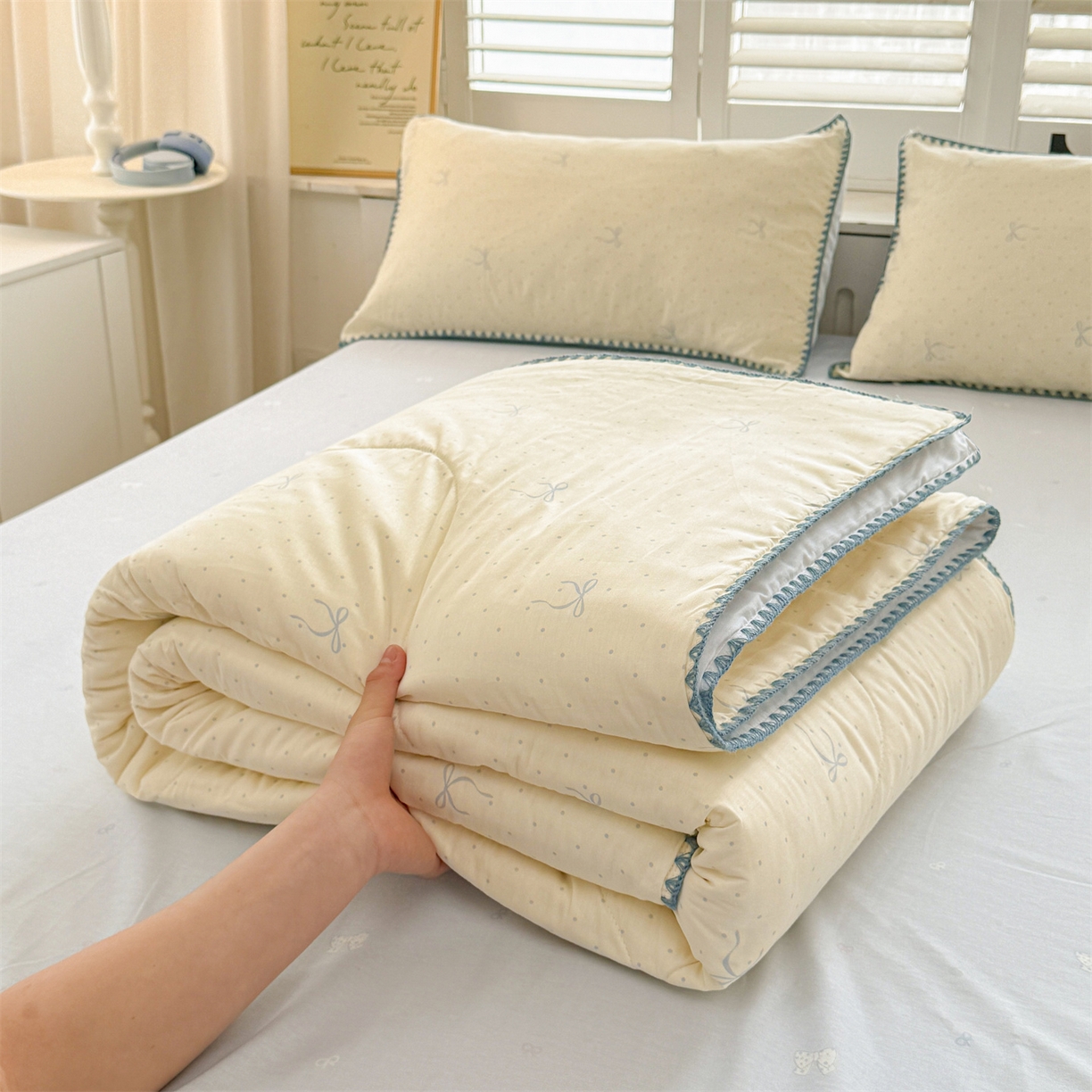 91家纺网 家纺一手货源 找家纺 犇牛仓储供应链 2026春夏新款全棉印花新疆棉花夏被夏凉被空调被 波点蝴蝶结