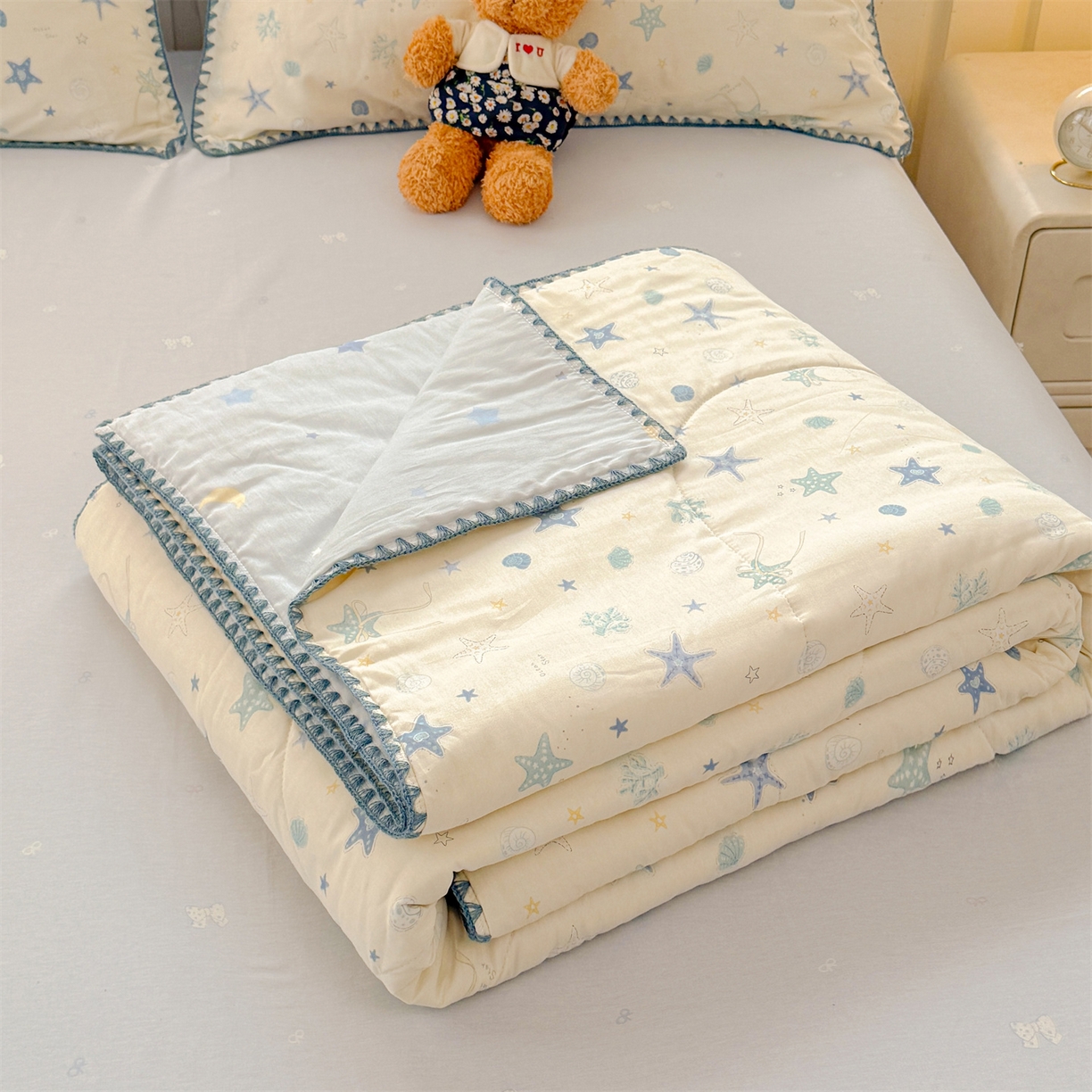 91家纺网 家纺一手货源 找家纺 犇牛仓储供应链 2026春夏新款全棉印花新疆棉花夏被夏凉被空调被 快乐海滩