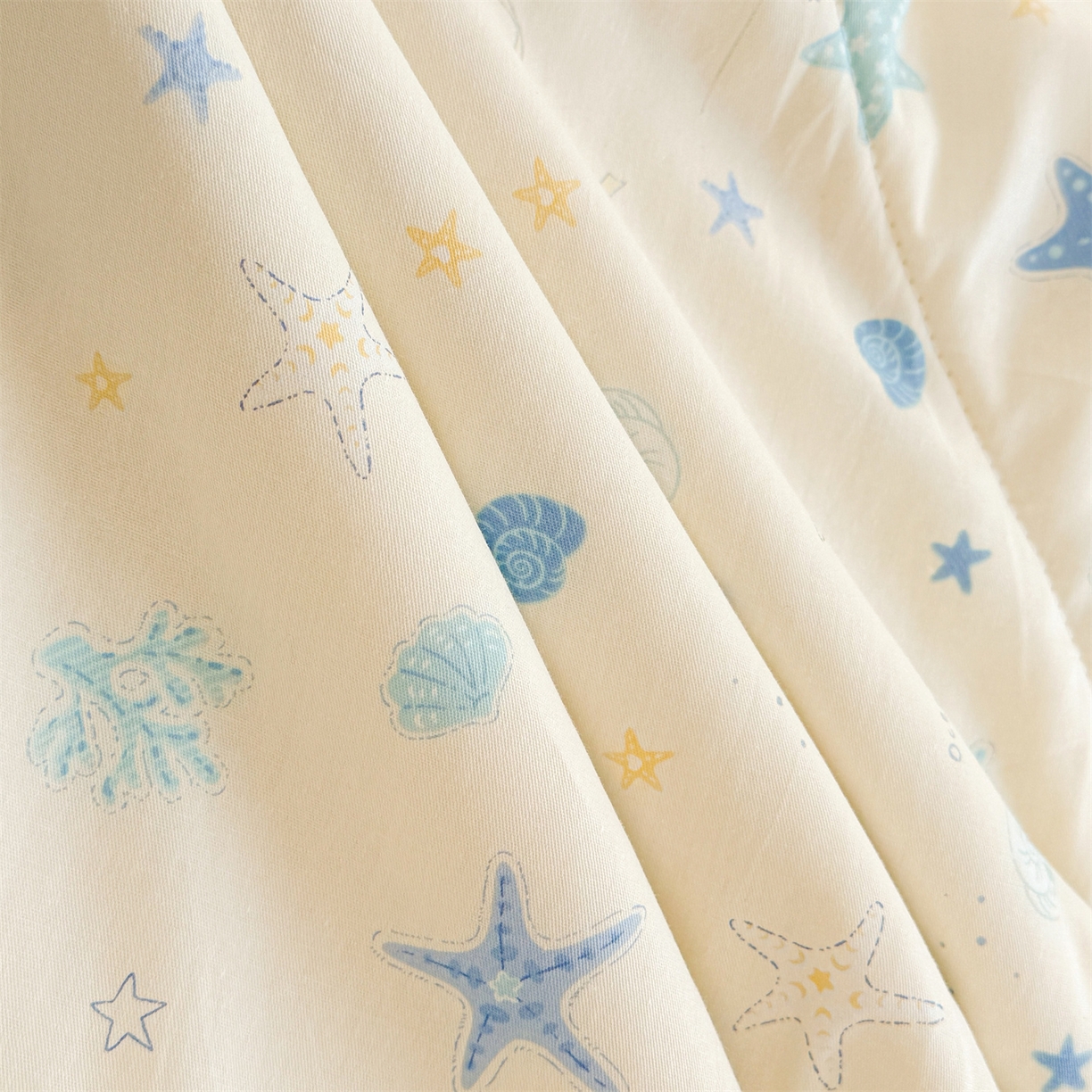 91家纺网 家纺一手货源 找家纺 犇牛仓储供应链 2026春夏新款全棉印花新疆棉花夏被夏凉被空调被 快乐海滩