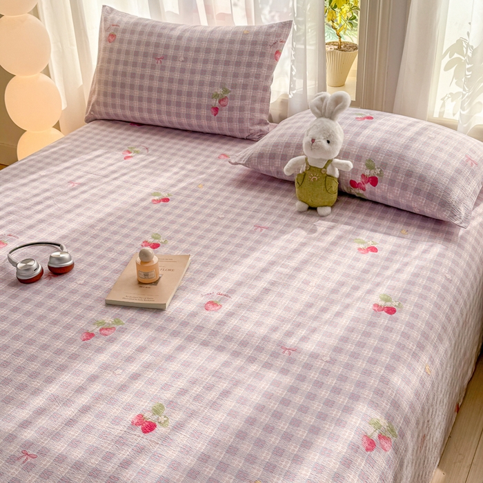 91家纺网 家纺一手货源 找家纺 丝芙妮家居 2026新款皱皱棉双层纱泡芙棉床单单床单 草莓奶昔