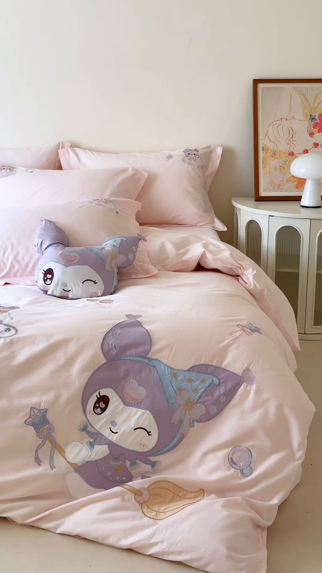 91家纺网 家纺一手货源 找家纺 金绣美居 2026春夏新款全棉纯棉贴布绣四件套-小库米 小库米-甜酷粉