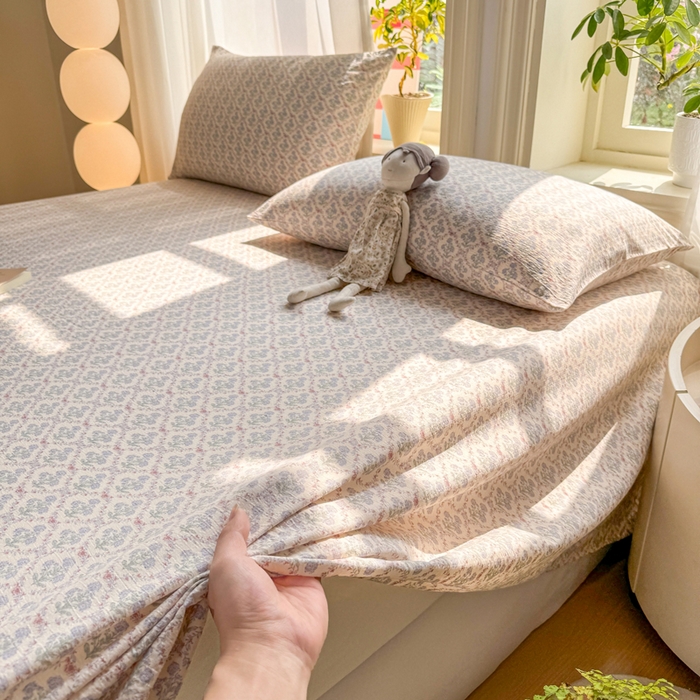 91家纺网 家纺一手货源 找家纺 丝芙妮家居 2026新款皱皱棉双层纱泡芙棉床单单床单 花清梦