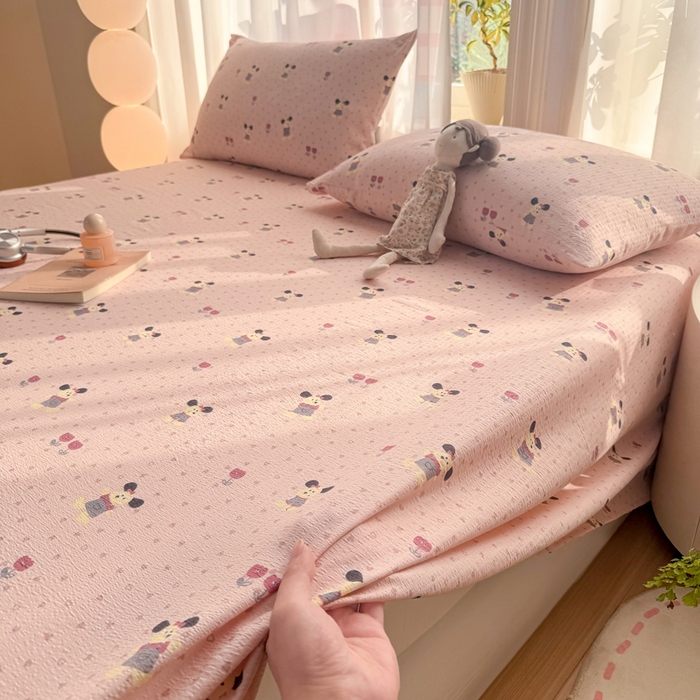 91家纺网 家纺一手货源 找家纺 丝芙妮家居 2026新款皱皱棉双层纱泡芙棉床单单床单 花枝狗狗