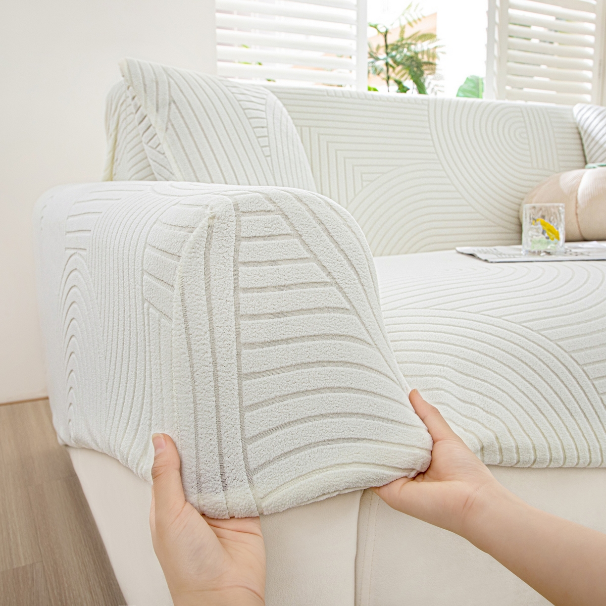 91家纺网 家纺一手货源 找家纺 沐沐家纺 2026新款外贸内销跨境电商瑞士卷沙发套 白色