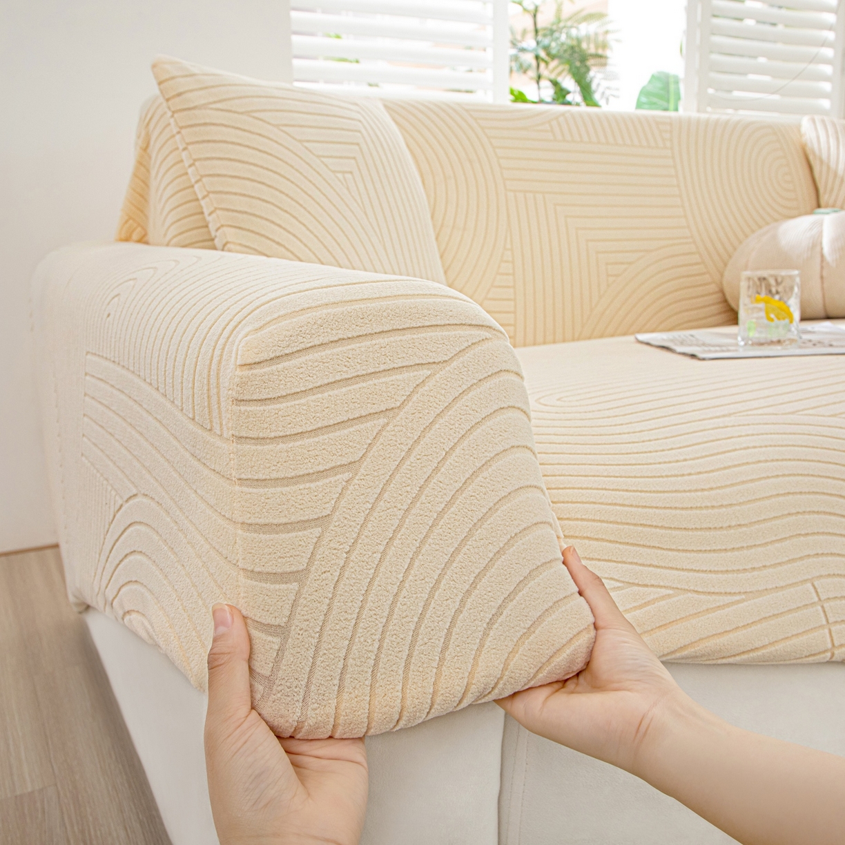 91家纺网 家纺一手货源 找家纺 沐沐家纺 2026新款外贸内销跨境电商瑞士卷沙发套 杏色