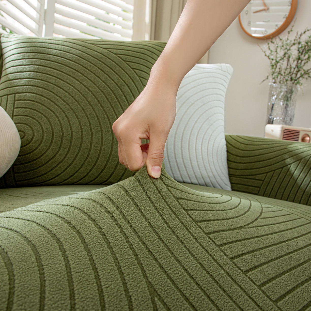 91家纺网 家纺一手货源 找家纺 沐沐家纺 2026新款外贸内销跨境电商瑞士卷沙发套 墨绿