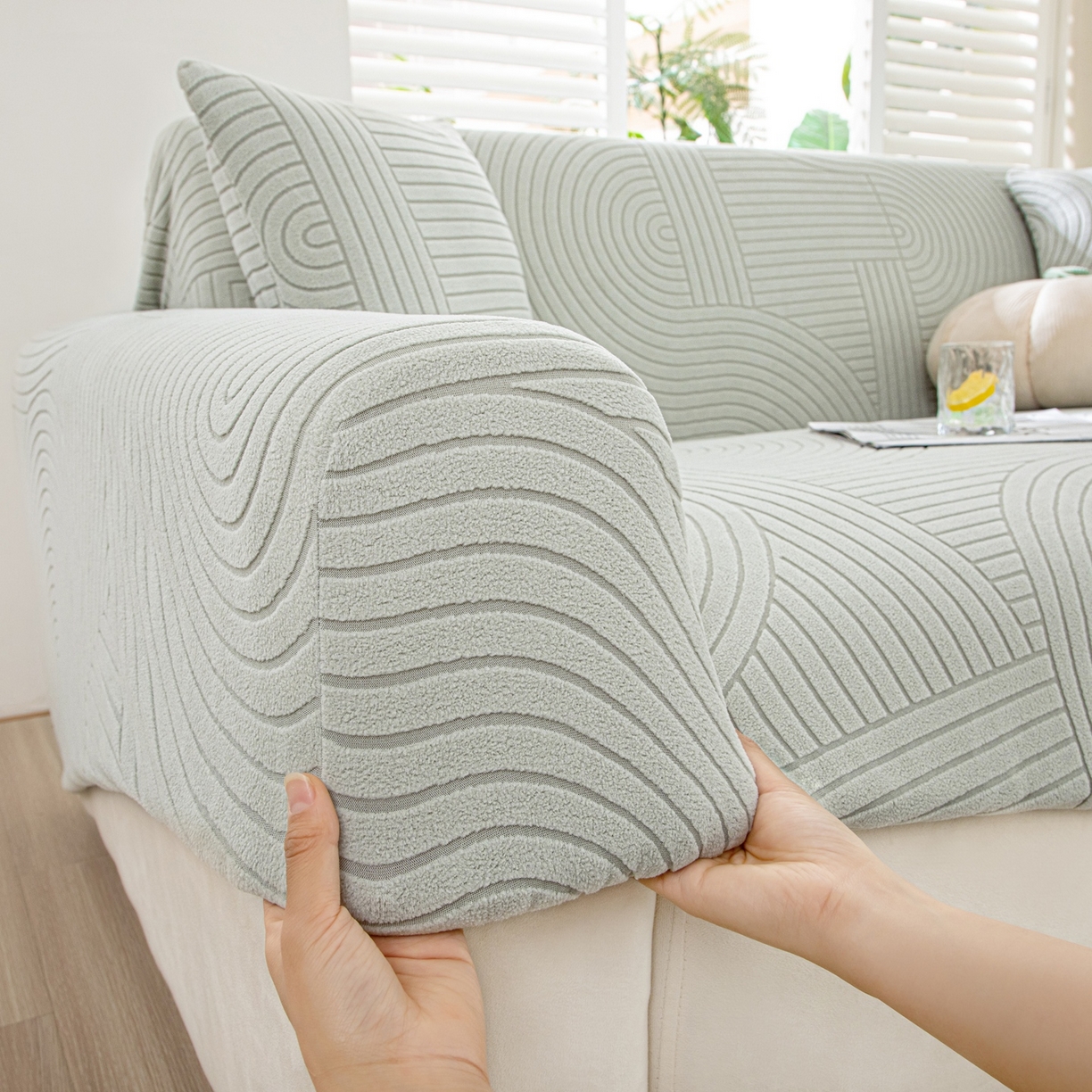 91家纺网 家纺一手货源 找家纺 沐沐家纺 2026新款外贸内销跨境电商瑞士卷沙发套 浅灰