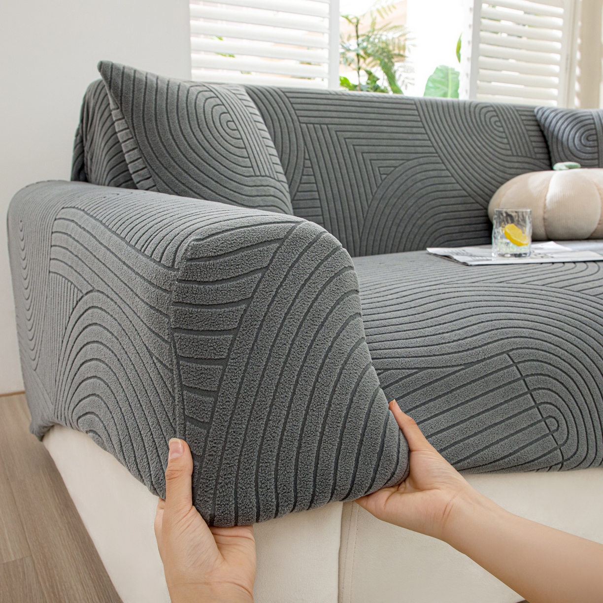 91家纺网 家纺一手货源 找家纺 沐沐家纺 2026新款外贸内销跨境电商瑞士卷沙发套 深灰