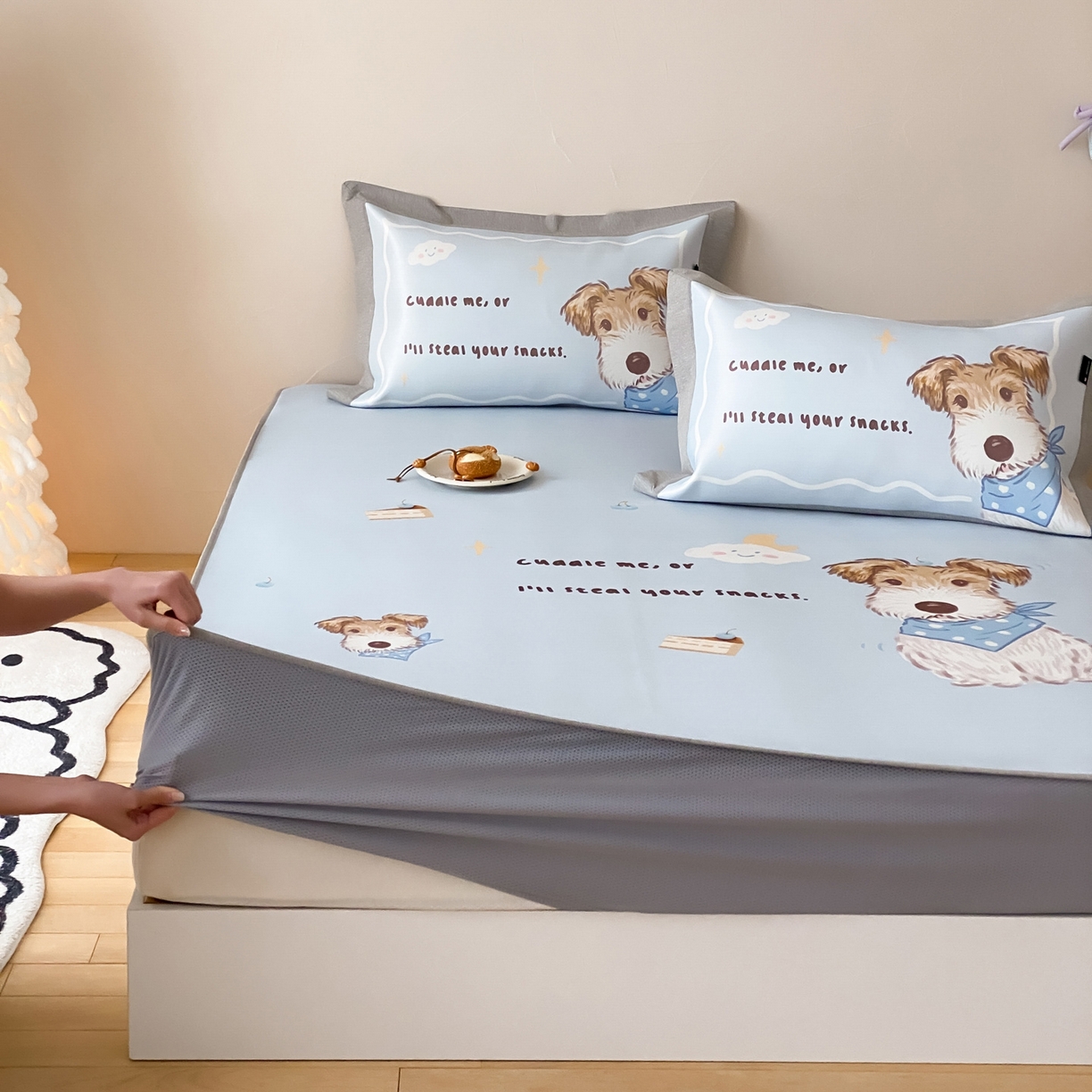 91家纺网 家纺一手货源 找家纺 （总）三味舒屋 2026新款软萌时光系列卡通A类抗菌防螨凉感印花冰丝凉席（床笠款）