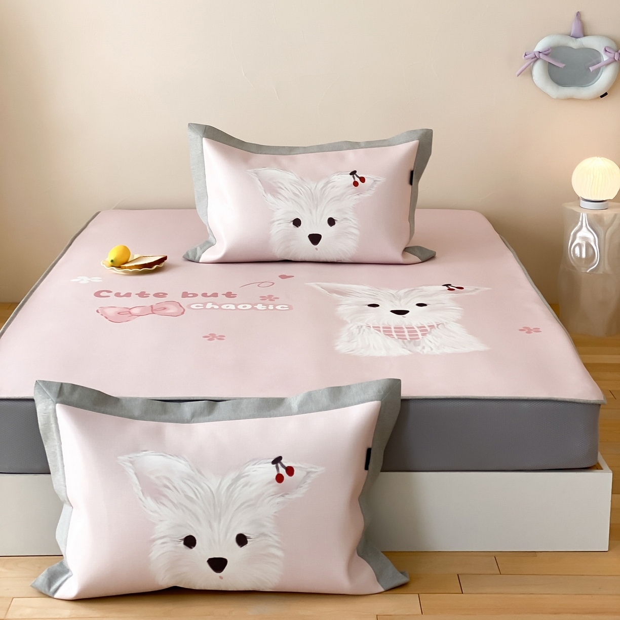 91家纺网 家纺一手货源 找家纺 三味舒屋 2026新款软萌时光系列卡通A类抗菌防螨凉感印花冰丝凉席（床笠款） 樱桃小白