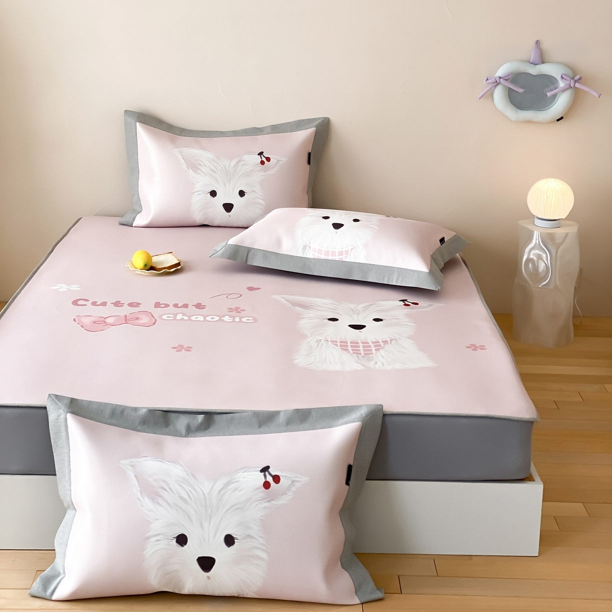 91家纺网 家纺一手货源 找家纺 三味舒屋 2026新款软萌时光系列卡通A类抗菌防螨凉感印花冰丝凉席（床笠款） 樱桃小白