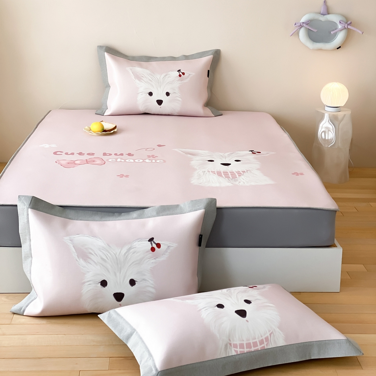 91家纺网 家纺一手货源 找家纺 三味舒屋 2026新款软萌时光系列卡通A类抗菌防螨凉感印花冰丝凉席（床笠款） 樱桃小白