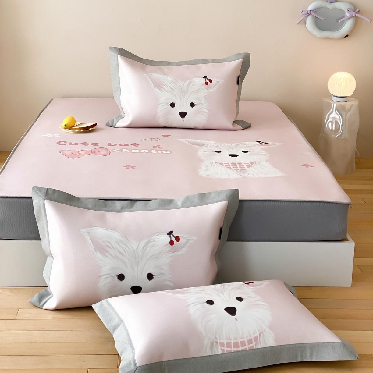 91家纺网 家纺一手货源 找家纺 三味舒屋 2026新款软萌时光系列卡通A类抗菌防螨凉感印花冰丝凉席（床笠款） 樱桃小白