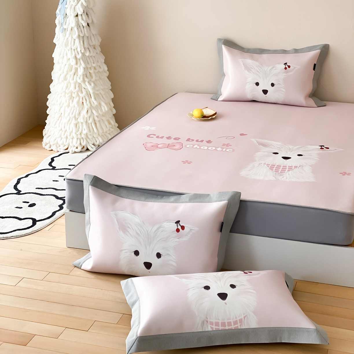 91家纺网 家纺一手货源 找家纺 三味舒屋 2026新款软萌时光系列卡通A类抗菌防螨凉感印花冰丝凉席（床笠款） 樱桃小白