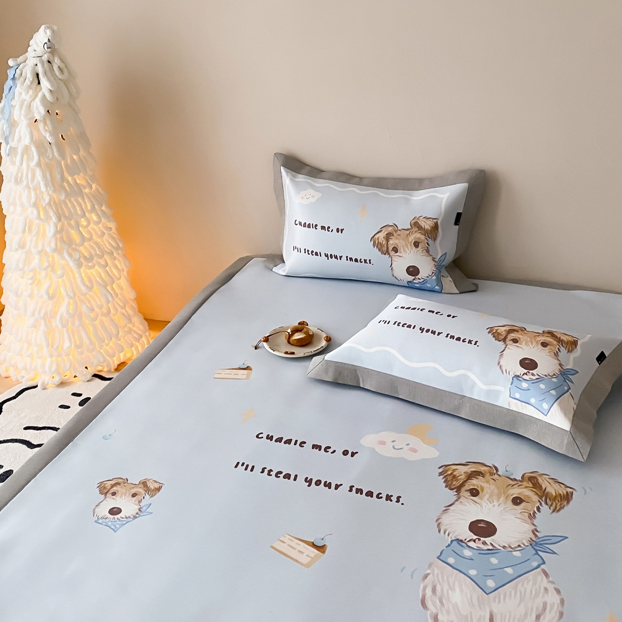 91家纺网 家纺一手货源 找家纺 三味舒屋 2026新款软萌时光系列卡通A类抗菌防螨凉感印花冰丝凉席 蓝领杰克