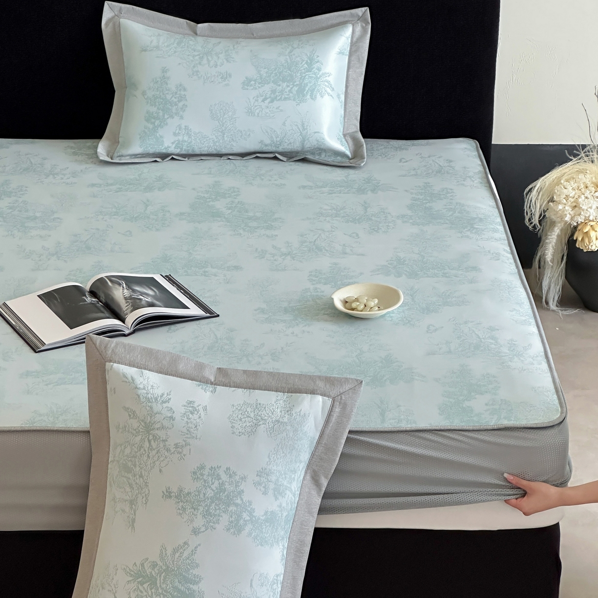 91家纺网 家纺一手货源 找家纺 三味舒屋 2026新款A类抗菌防螨凉感提花冰丝凉席（床笠款） 西雅图绿床席