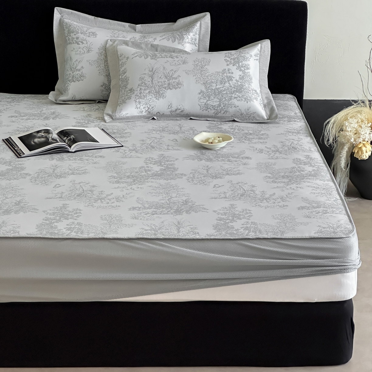 91家纺网 家纺一手货源 找家纺 三味舒屋 2026新款A类抗菌防螨凉感提花冰丝凉席（床笠款） 西雅图灰