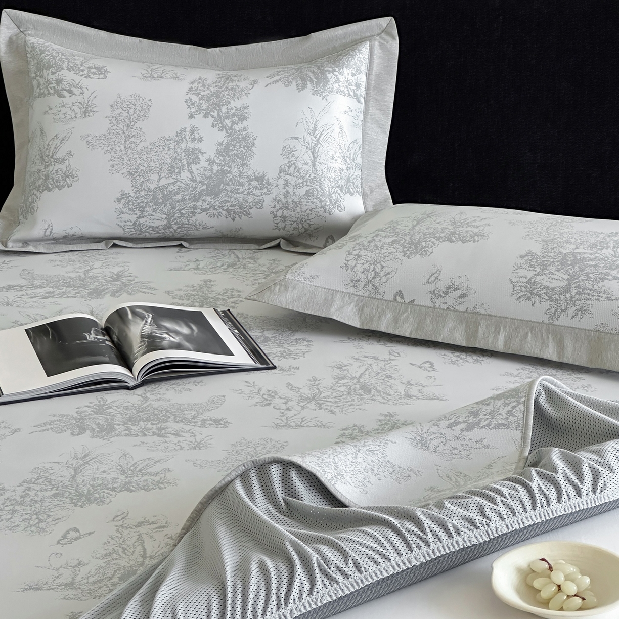 91家纺网 家纺一手货源 找家纺 三味舒屋 2026新款A类抗菌防螨凉感提花冰丝凉席（床笠款） 西雅图灰