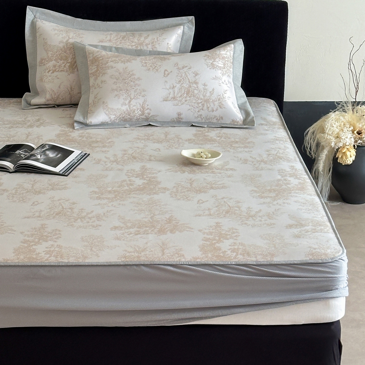 91家纺网 家纺一手货源 找家纺 三味舒屋 2026新款A类抗菌防螨凉感提花冰丝凉席（床笠款） 西雅图咖