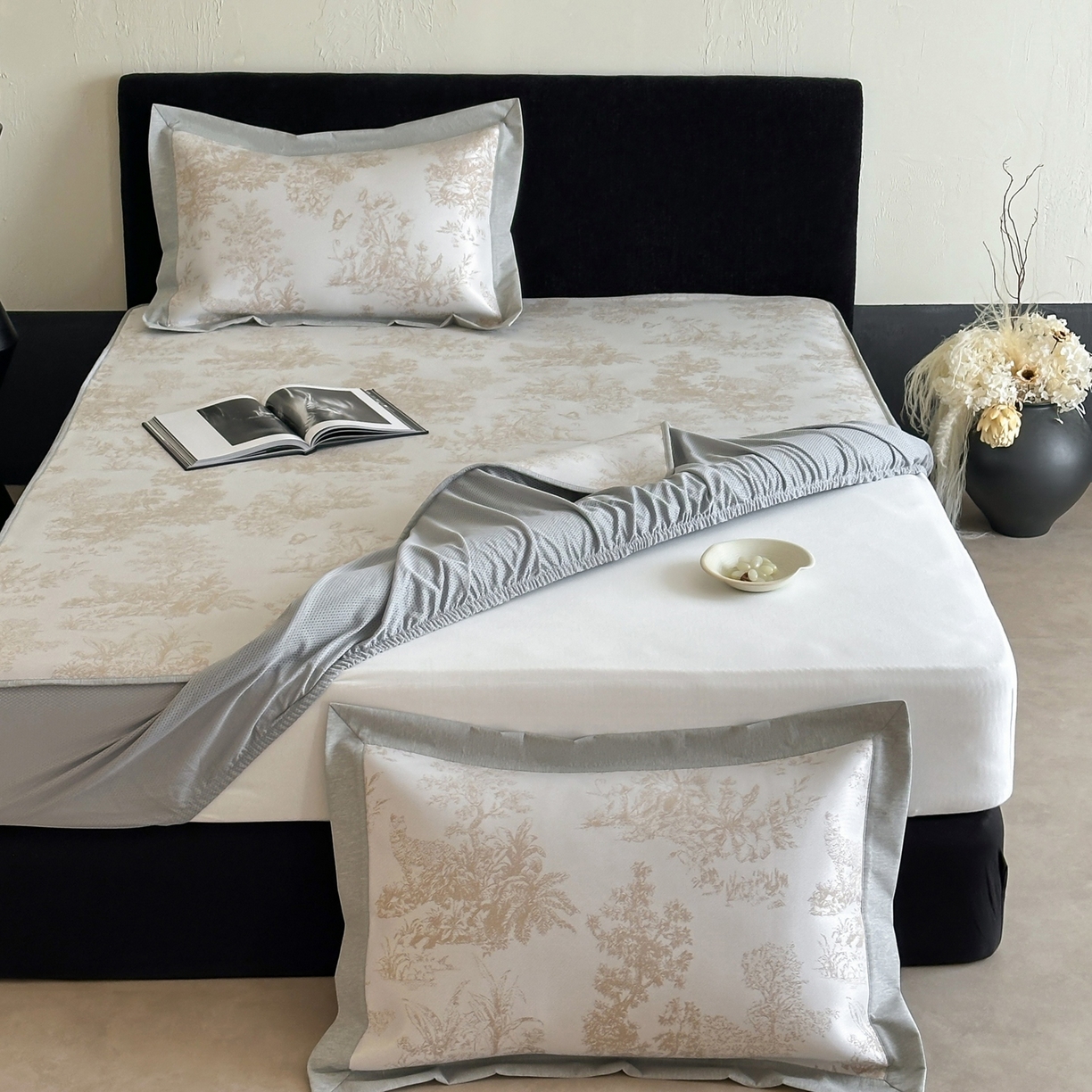 91家纺网 家纺一手货源 找家纺 三味舒屋 2026新款A类抗菌防螨凉感提花冰丝凉席（床笠款） 西雅图咖