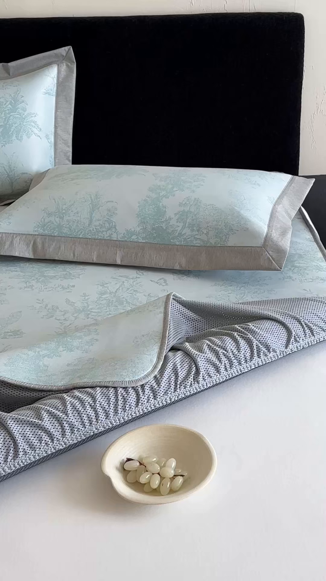 91家纺网 家纺一手货源 找家纺 三味舒屋 2026新款A类抗菌防螨凉感提花冰丝凉席（床笠款） 西雅图绿床席