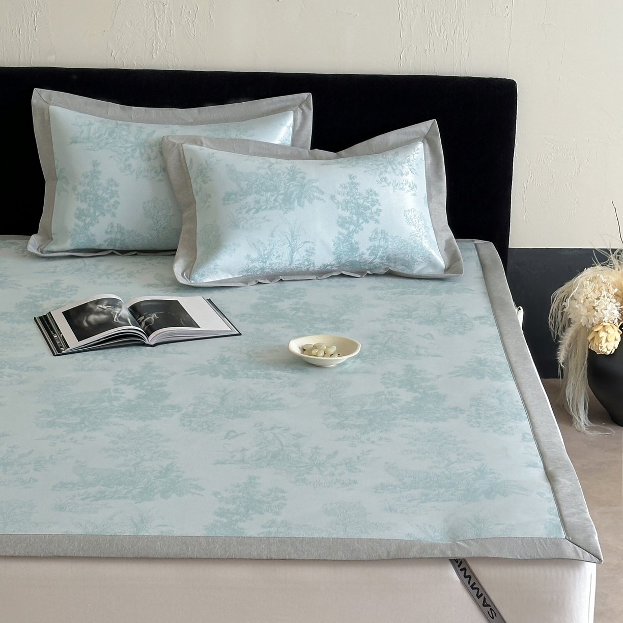 91家纺网 家纺一手货源 找家纺 三味舒屋 2026新款A类抗菌防螨凉感提花冰丝凉席 西雅图绿床席