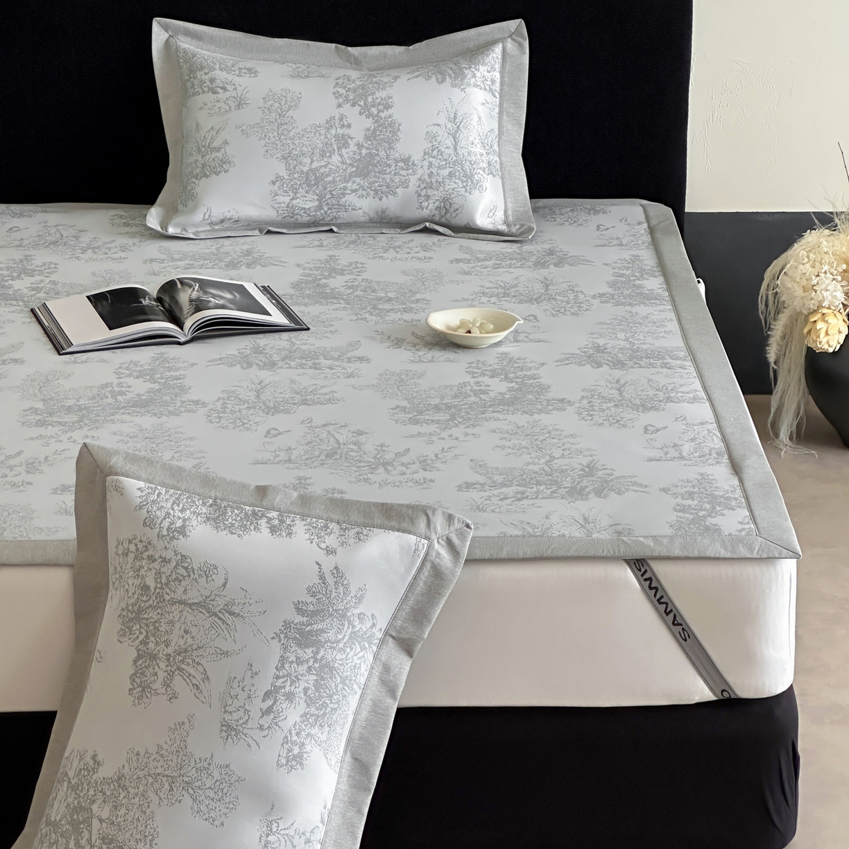 91家纺网 家纺一手货源 找家纺 三味舒屋 2026新款A类抗菌防螨凉感提花冰丝凉席 西雅图灰