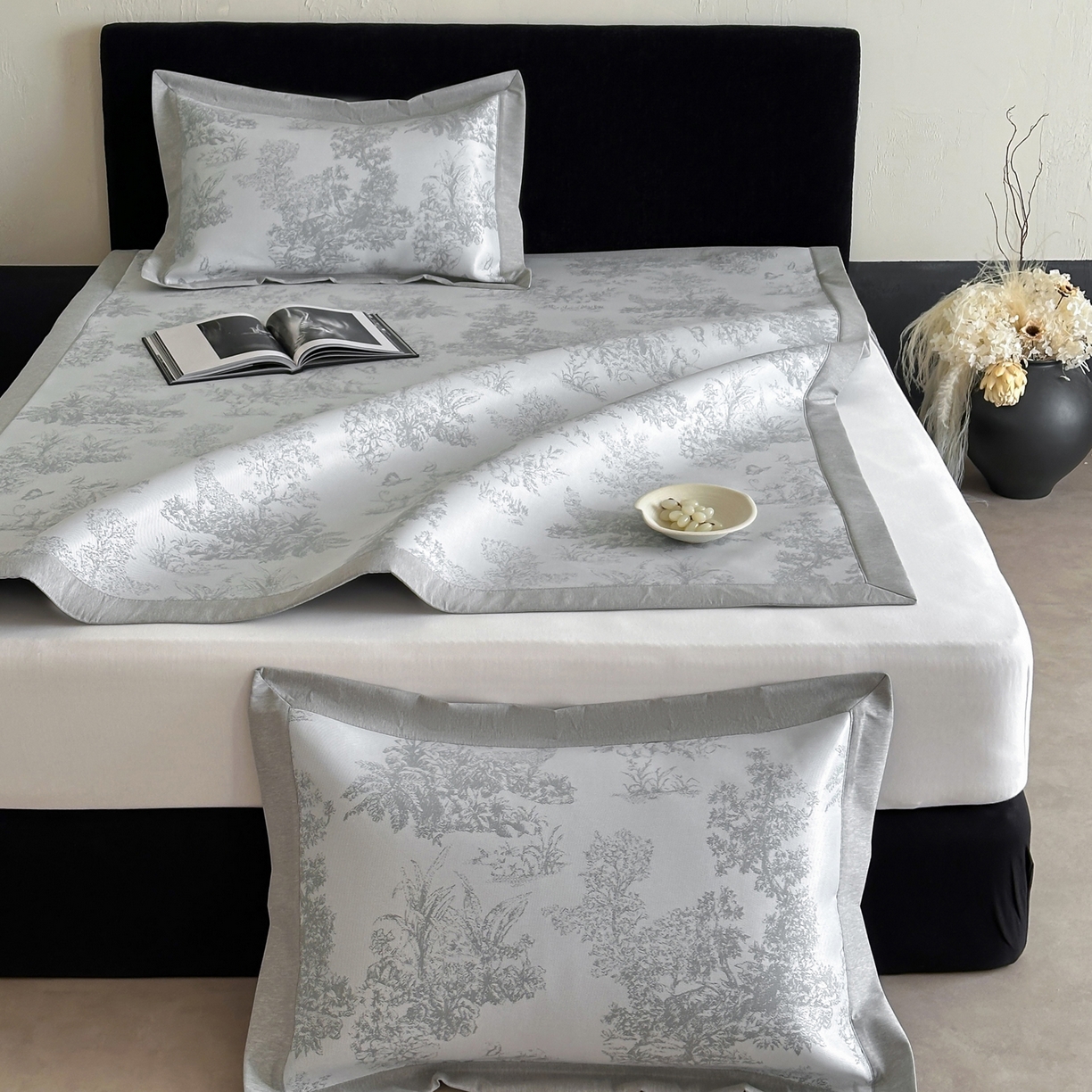 91家纺网 家纺一手货源 找家纺 三味舒屋 2026新款A类抗菌防螨凉感提花冰丝凉席 西雅图灰