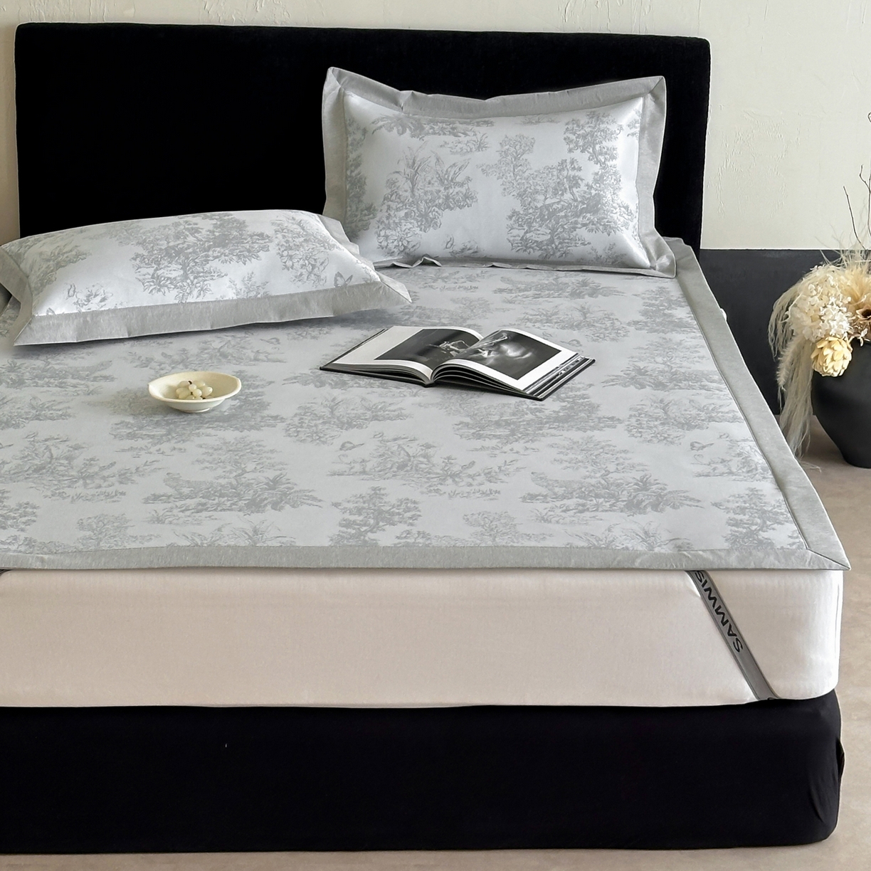 91家纺网 家纺一手货源 找家纺 三味舒屋 2026新款A类抗菌防螨凉感提花冰丝凉席 西雅图灰