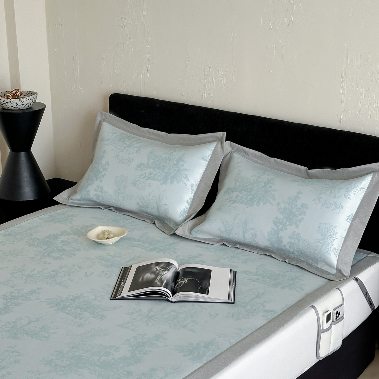 91家纺网 家纺一手货源 找家纺 三味舒屋 2026新款A类抗菌防螨凉感提花冰丝凉席 西雅图绿床席