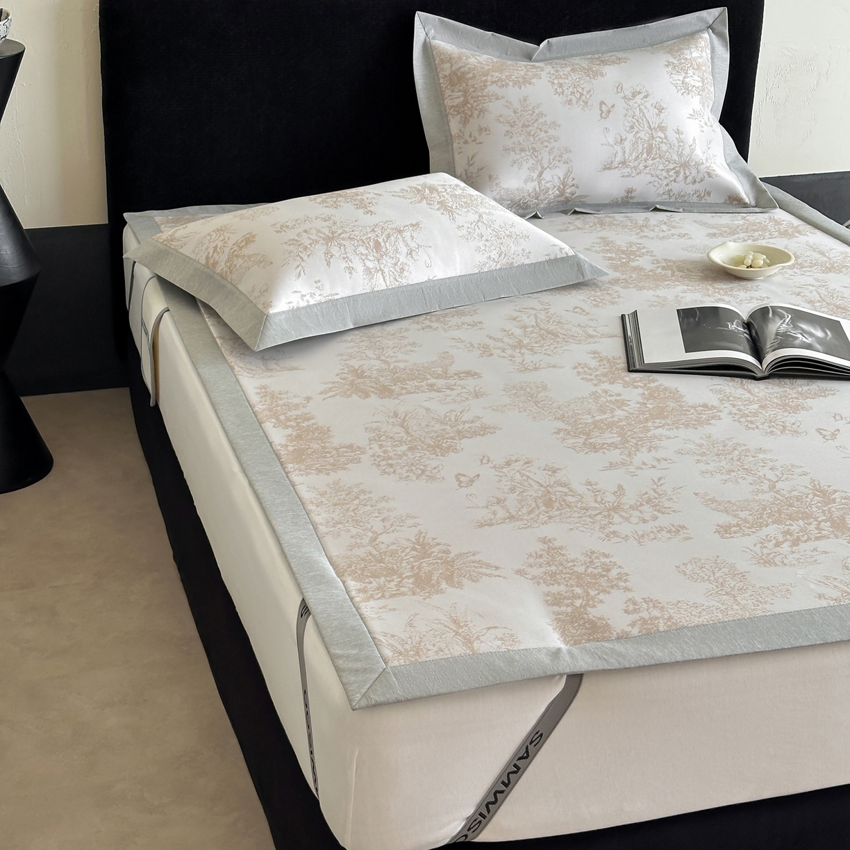 91家纺网 家纺一手货源 找家纺 三味舒屋 2026新款A类抗菌防螨凉感提花冰丝凉席 西雅图咖