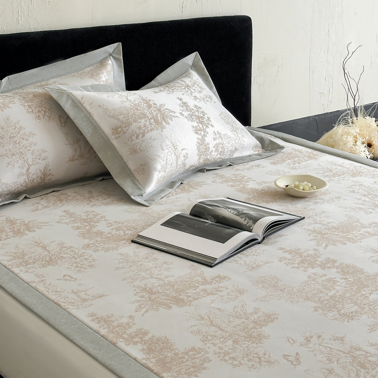 91家纺网 家纺一手货源 找家纺 三味舒屋 2026新款A类抗菌防螨凉感提花冰丝凉席 西雅图咖