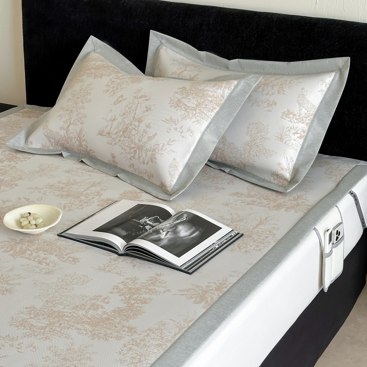 91家纺网 家纺一手货源 找家纺 三味舒屋 2026新款A类抗菌防螨凉感提花冰丝凉席 西雅图咖