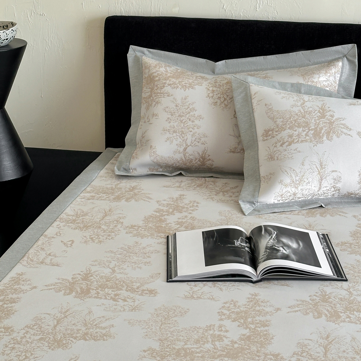 91家纺网 家纺一手货源 找家纺 三味舒屋 2026新款A类抗菌防螨凉感提花冰丝凉席 西雅图咖