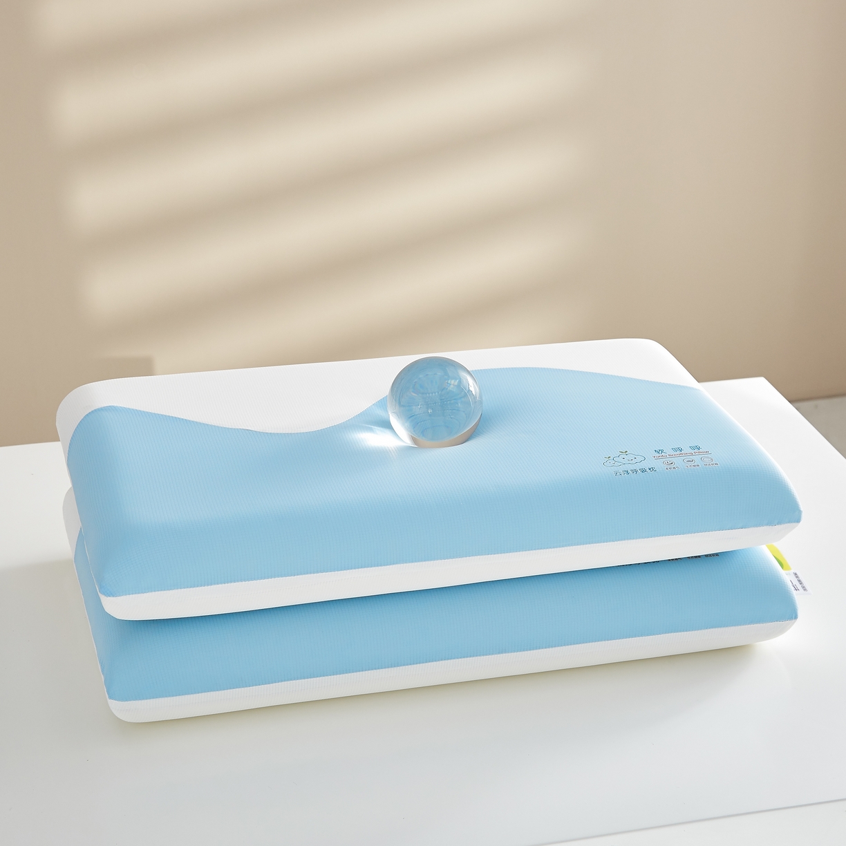 91家纺网 家纺一手货源 找家纺 织布人 2026新款记忆枕夏季凉感云朵呼吸双拼零压慢回弹记忆棉枕头枕芯 凉感云朵呼吸记忆枕-蓝白色