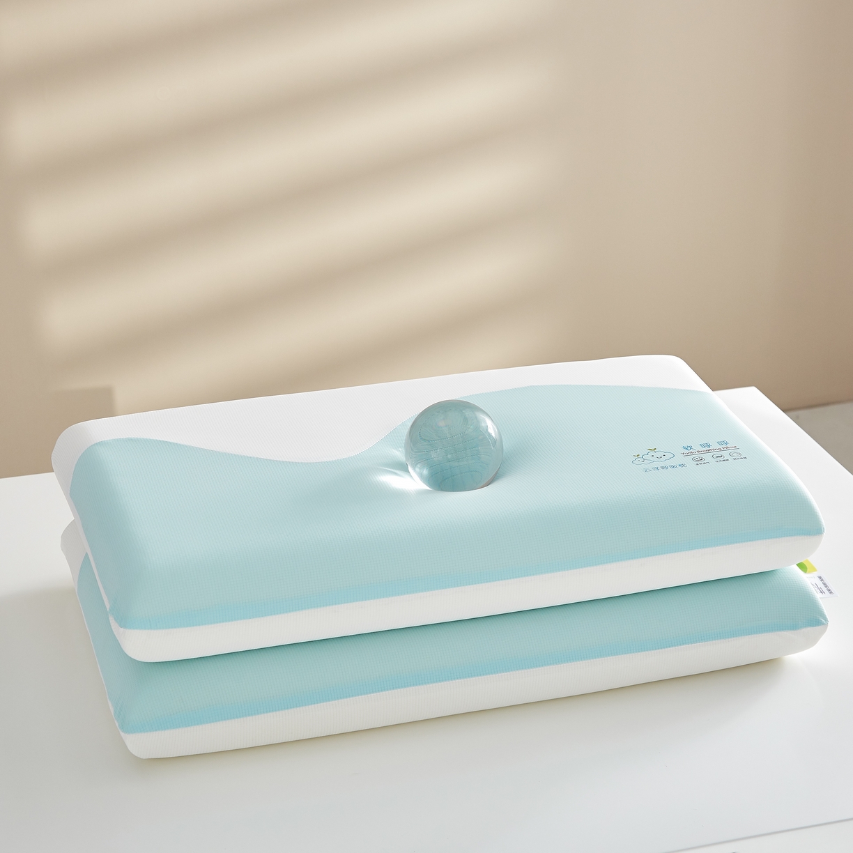 91家纺网 家纺一手货源 找家纺 织布人 2026新款记忆枕夏季凉感云朵呼吸双拼零压慢回弹记忆棉枕头枕芯 凉感云朵呼吸记忆枕-绿白色