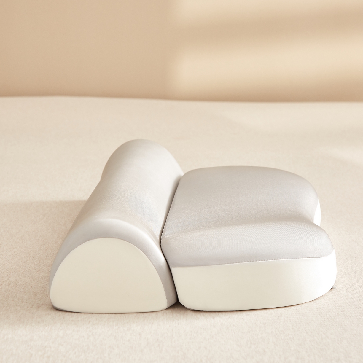 91家纺网 家纺一手货源 找家纺 织布人 2026新款记忆枕夏季凉感零压慢回弹记忆组合枕头成人颈椎记忆棉枕芯 凉感丝记忆棉组合枕-灰色