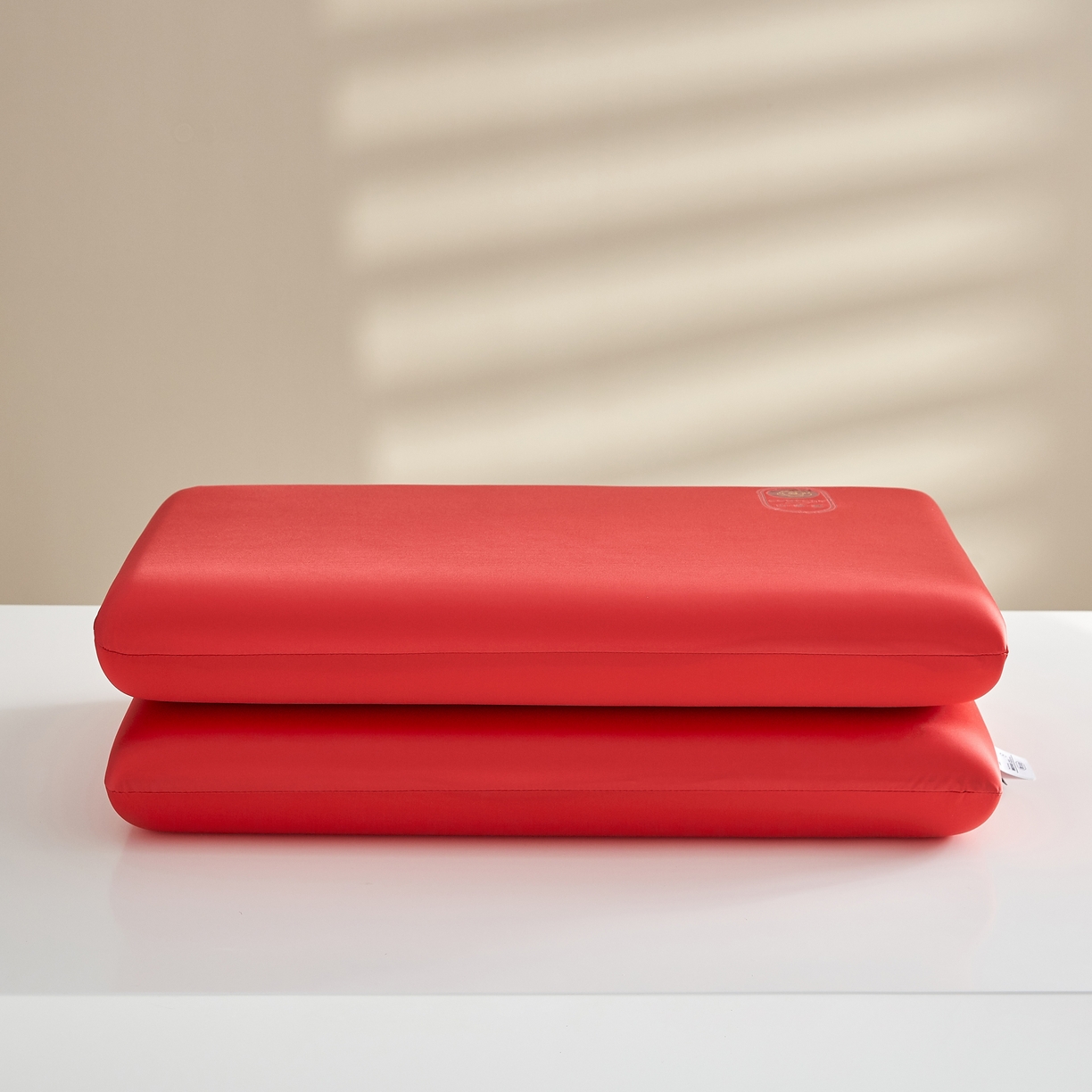 91家纺网 家纺一手货源 找家纺 织布人 2026新款记忆枕夏季凉感A类云柔水光枕零压力慢回弹记忆枕头枕芯 凉感丝A类云柔水光记忆枕-大红