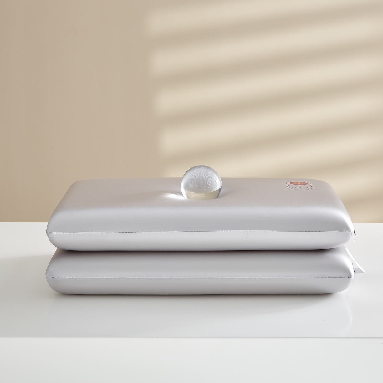 91家纺网 家纺一手货源 找家纺 织布人 2026新款记忆枕夏季凉感A类云柔水光枕零压力慢回弹记忆枕头枕芯 凉感丝A类云柔水光记忆枕-银灰