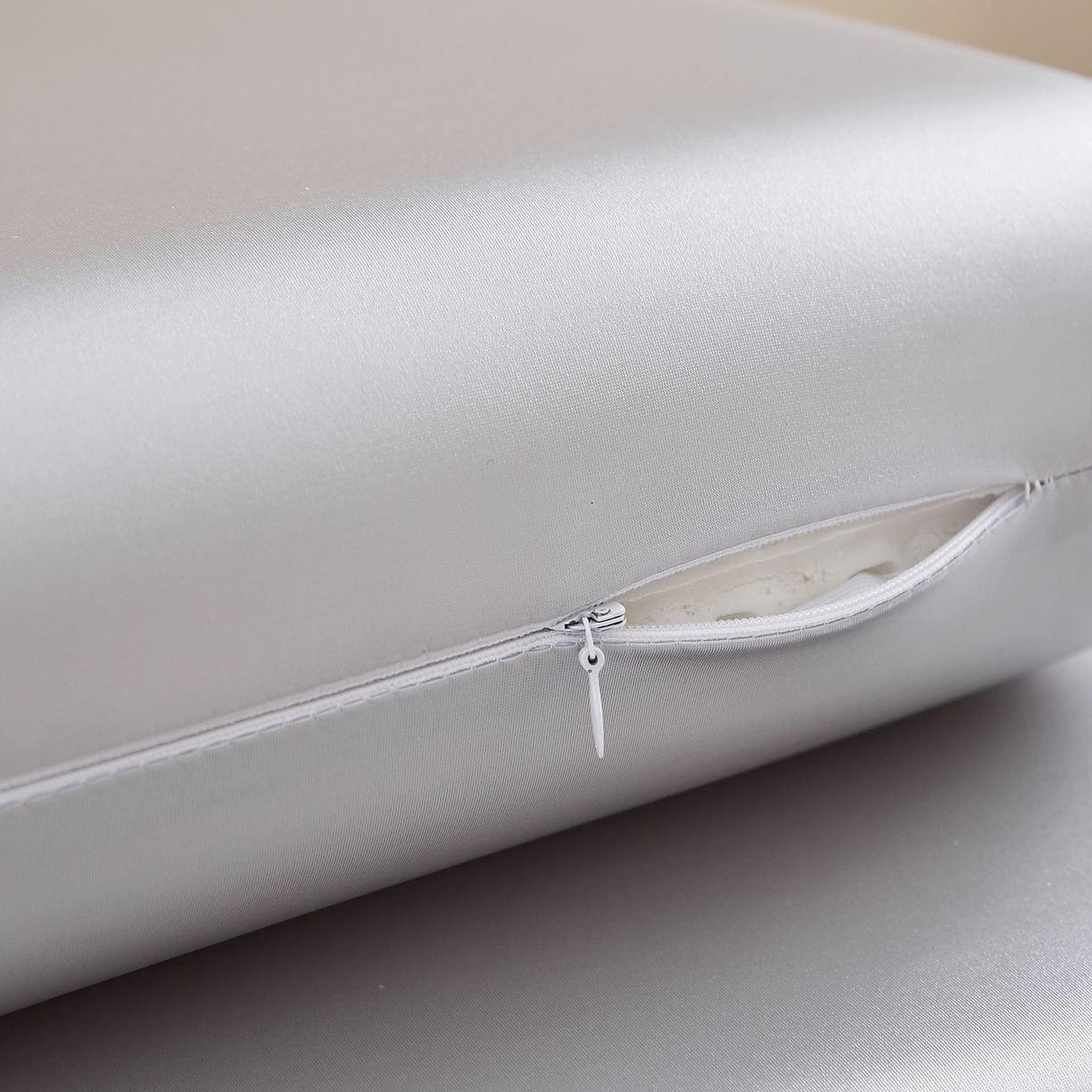 91家纺网 家纺一手货源 找家纺 织布人 2026新款记忆枕夏季凉感A类云柔水光枕零压力慢回弹记忆枕头枕芯 凉感丝A类云柔水光记忆枕-银灰