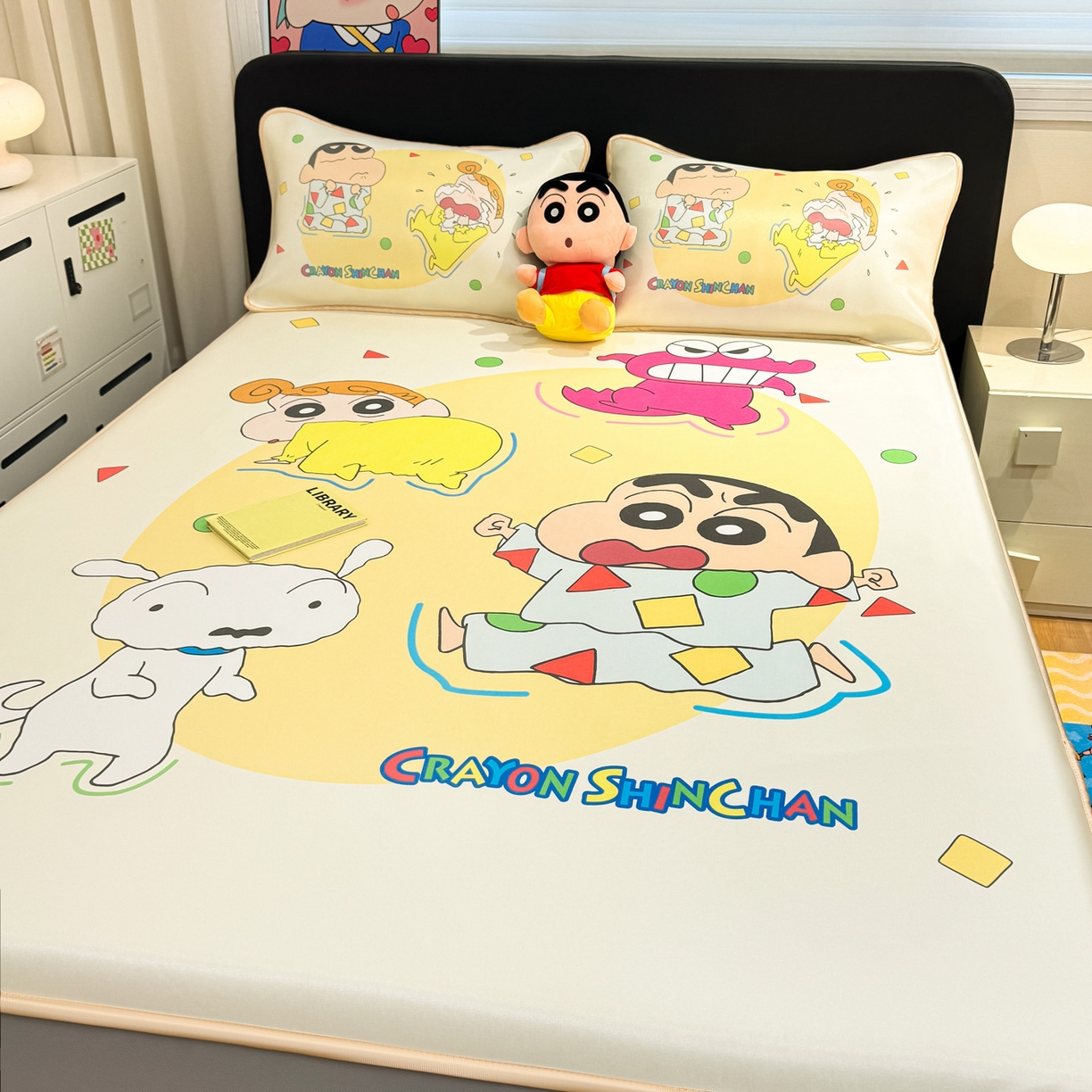 91家纺网 家纺一手货源 找家纺 博雅 2026蜡笔小新正版授权小冰皮大版印花凉席床笠款 大版-童趣小新