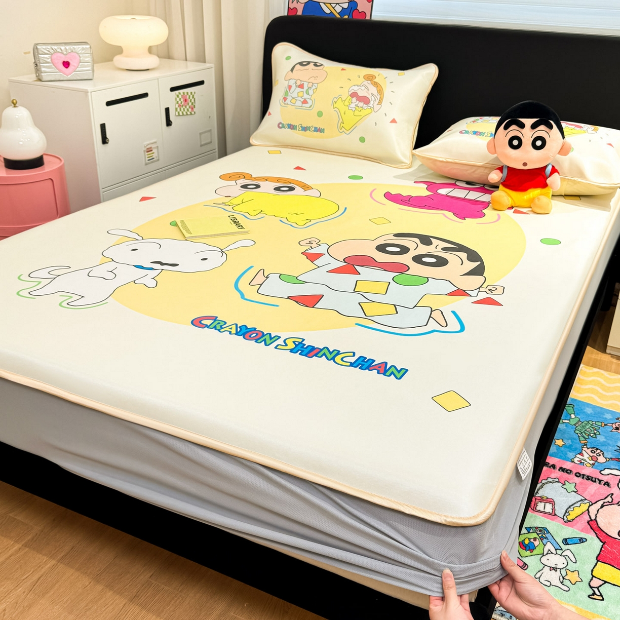 91家纺网 家纺一手货源 找家纺 博雅 2026蜡笔小新正版授权小冰皮大版印花凉席床笠款 大版-童趣小新