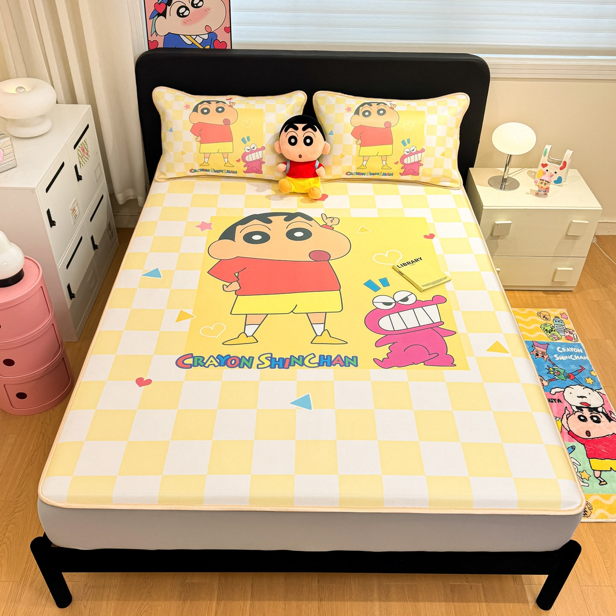 91家纺网 家纺一手货源 找家纺 博雅 2026蜡笔小新正版授权小冰皮大版印花凉席床笠款 大版-奶白格子小新