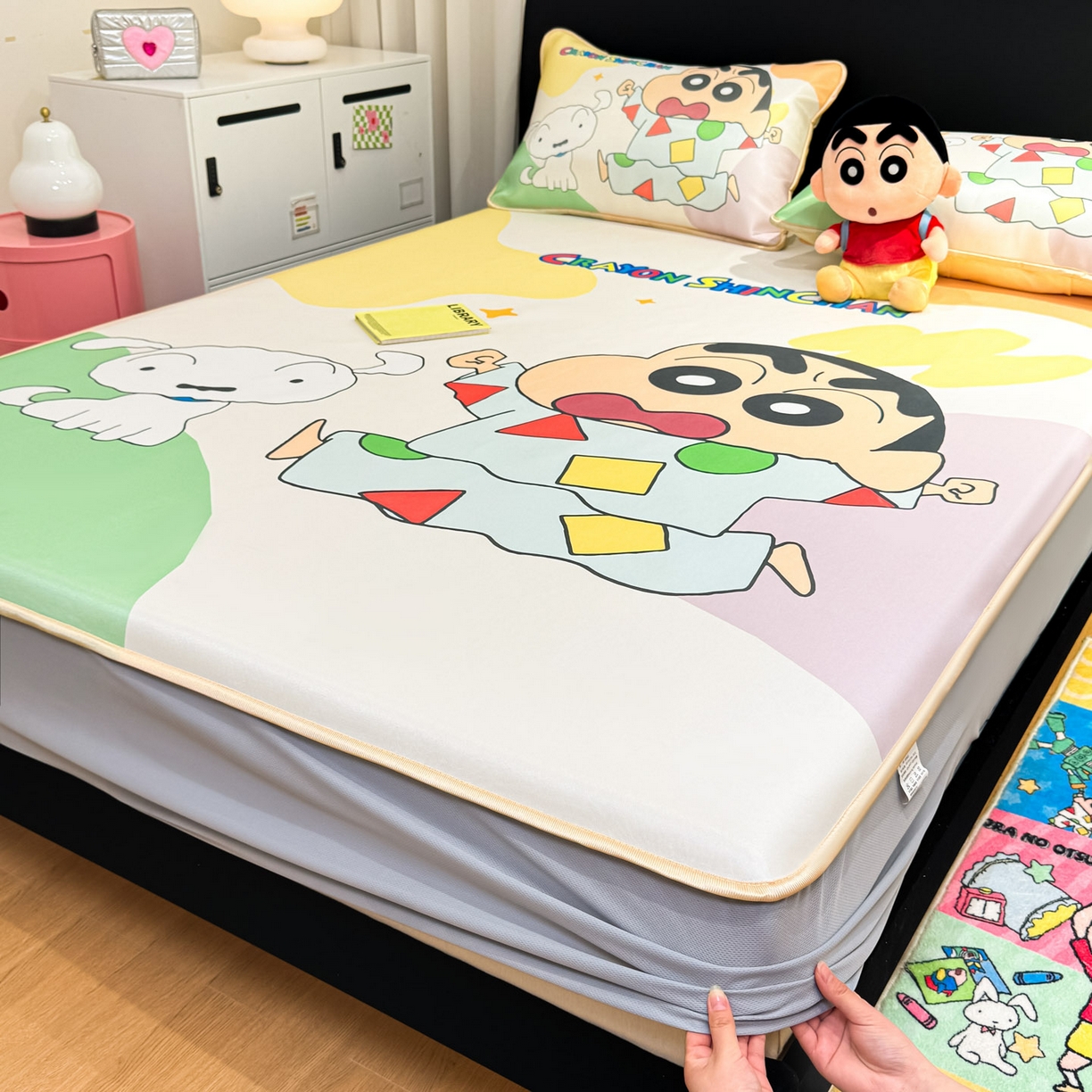 91家纺网 家纺一手货源 找家纺 博雅 2026蜡笔小新正版授权小冰皮大版印花凉席床笠款 大版-睡衣小新