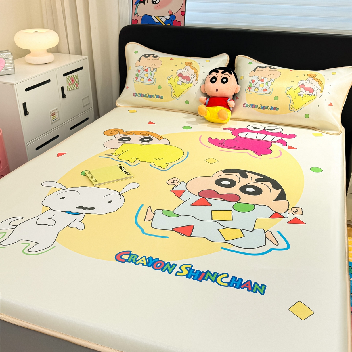 91家纺网 家纺一手货源 找家纺 博雅 2026蜡笔小新正版授权小冰皮大版印花凉席床笠款 大版-童趣小新