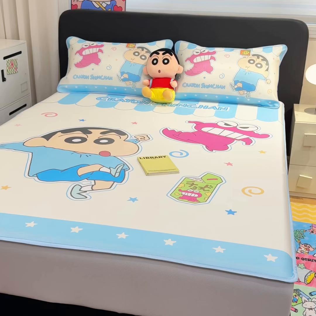 91家纺网 家纺一手货源 找家纺 博雅 2026蜡笔小新正版授权小冰皮大版印花凉席床笠款 大版-鳄鱼山小新